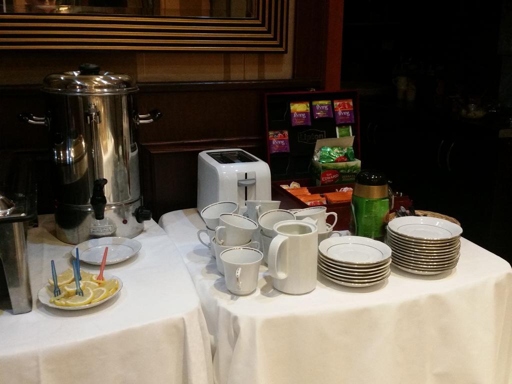 Hotel Texicana Sulechów エクステリア 写真