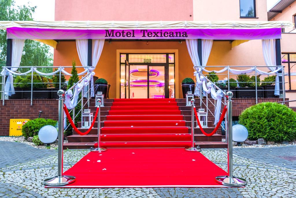 Hotel Texicana Sulechów エクステリア 写真