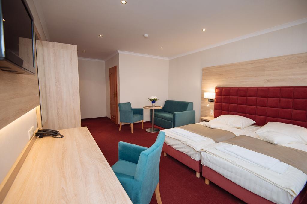 Hotel Texicana Sulechów エクステリア 写真