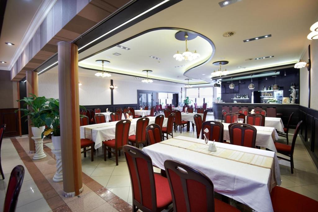 Hotel Texicana Sulechów エクステリア 写真