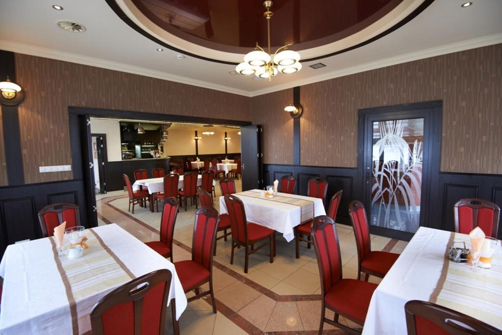 Hotel Texicana Sulechów エクステリア 写真