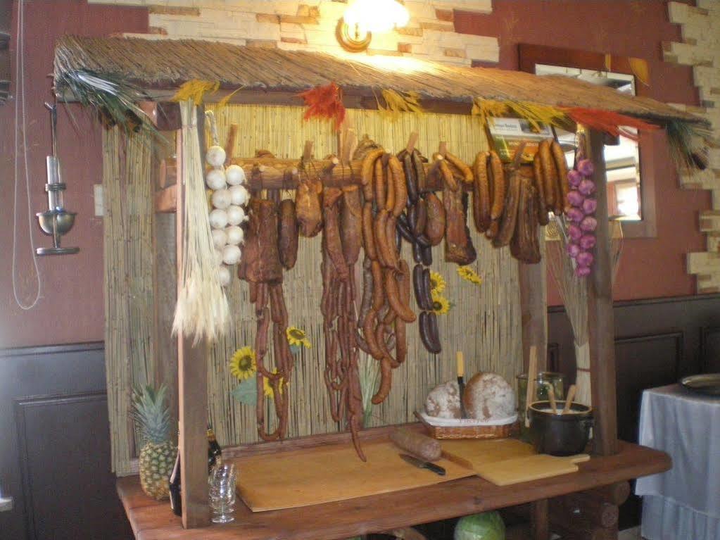 Hotel Texicana Sulechów エクステリア 写真
