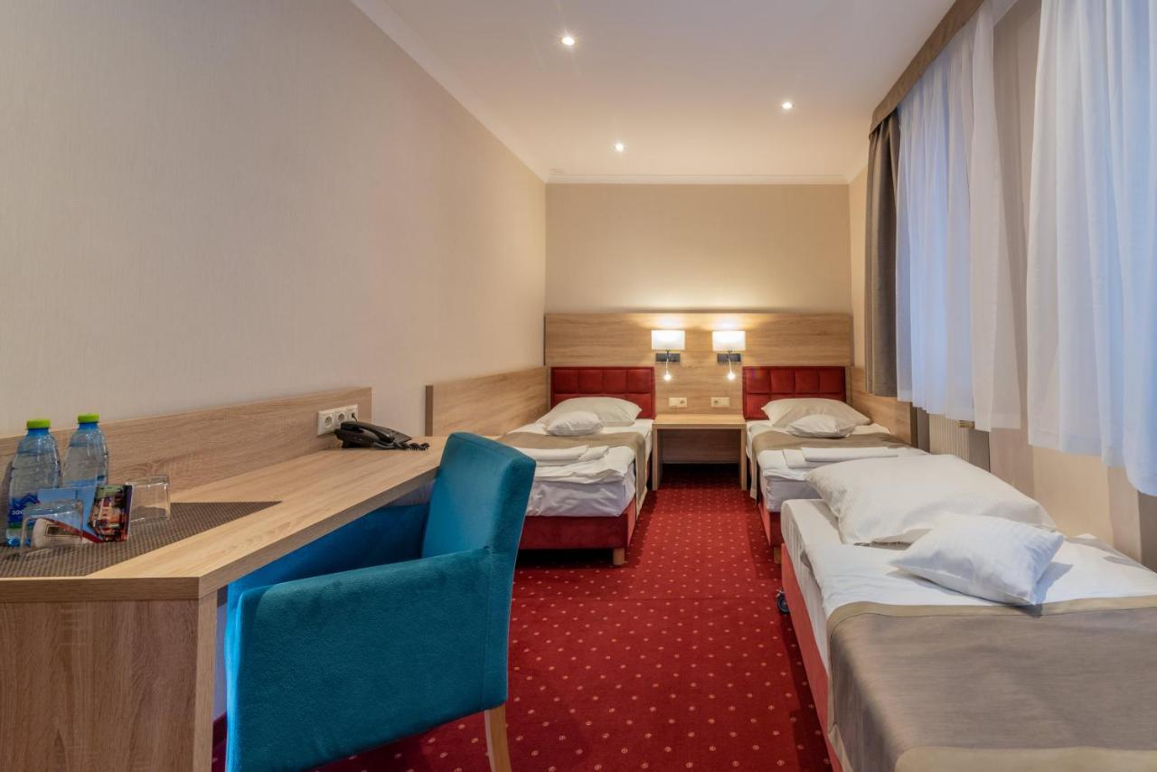 Hotel Texicana Sulechów エクステリア 写真