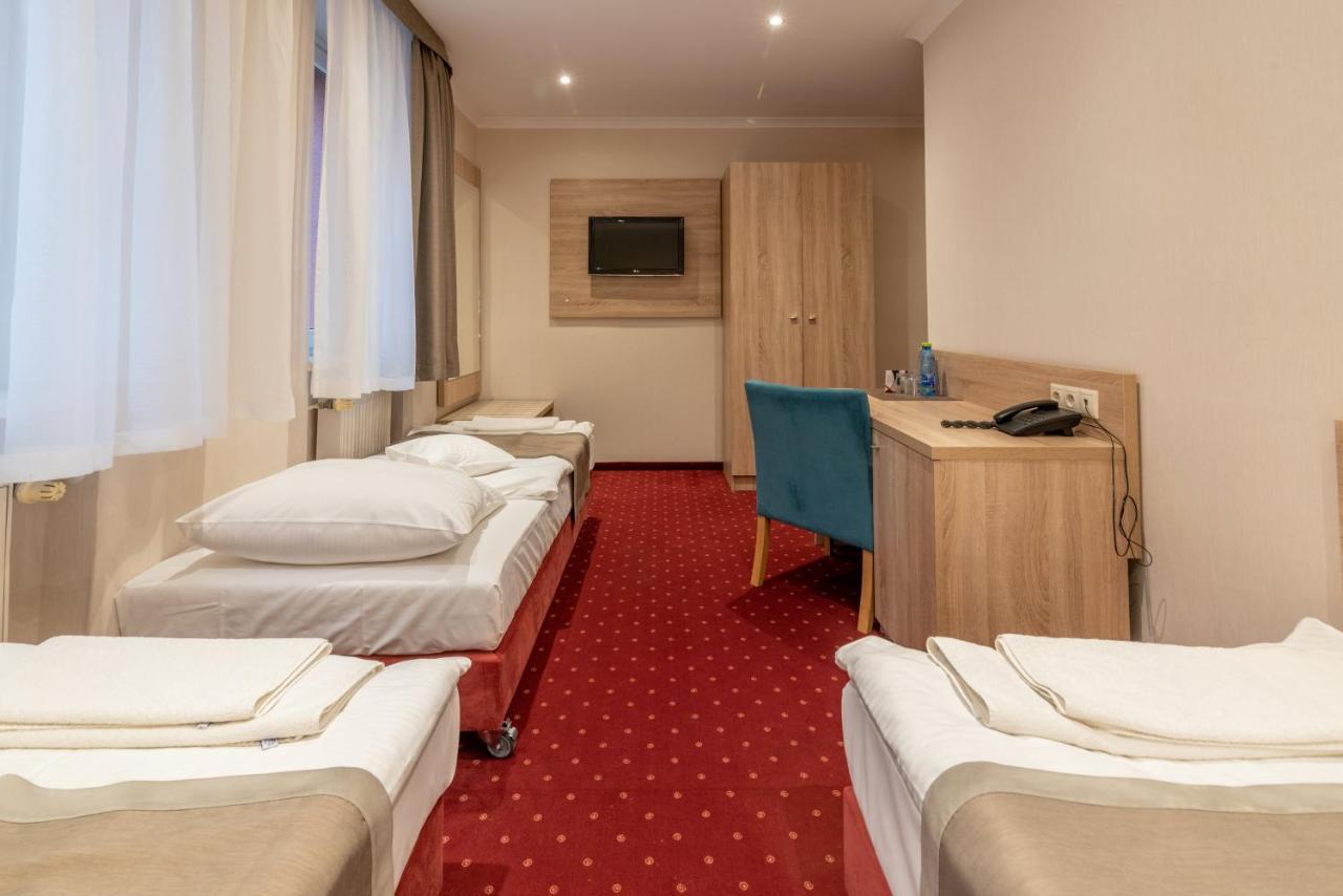 Hotel Texicana Sulechów エクステリア 写真