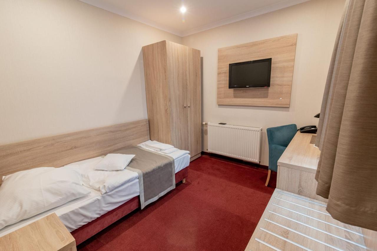 Hotel Texicana Sulechów エクステリア 写真
