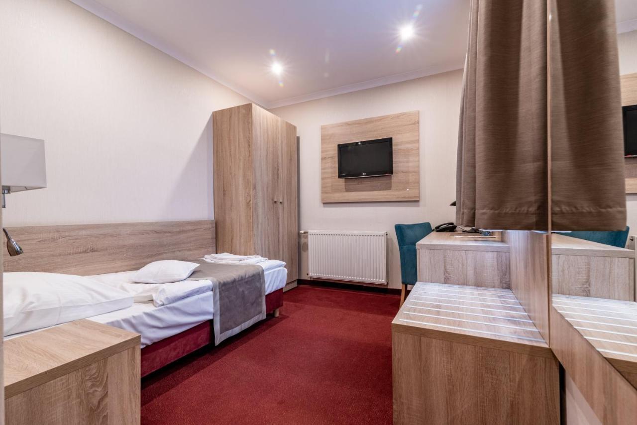 Hotel Texicana Sulechów エクステリア 写真