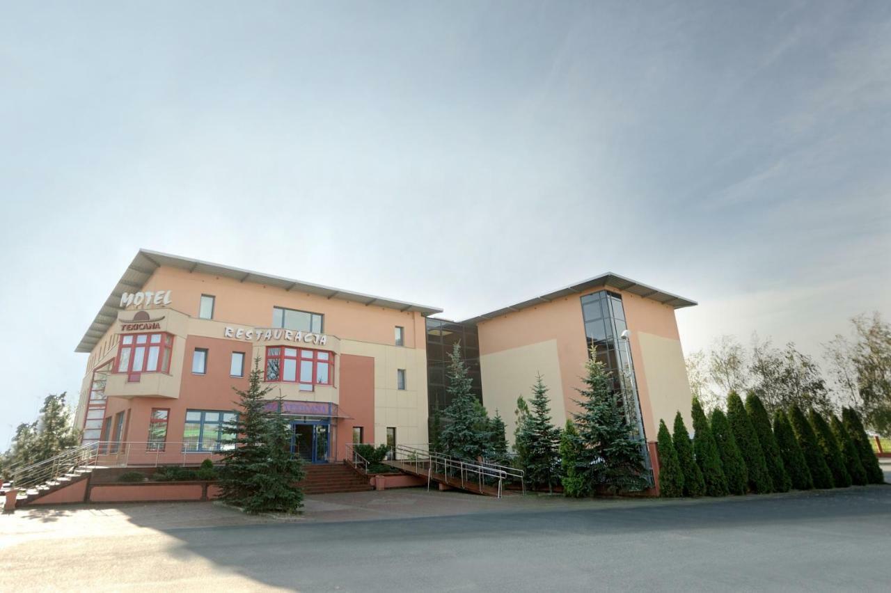 Hotel Texicana Sulechów エクステリア 写真