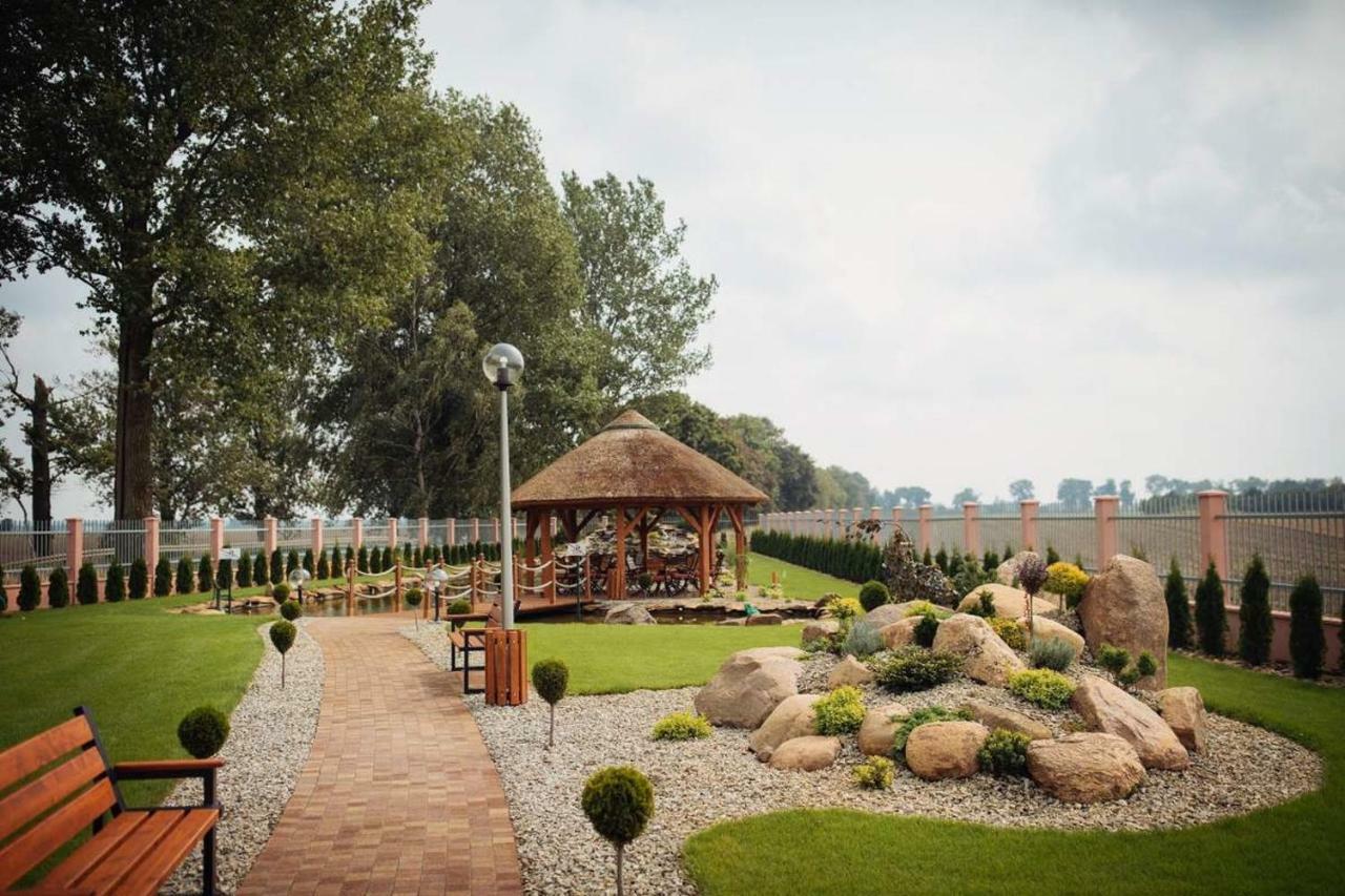 Hotel Texicana Sulechów エクステリア 写真